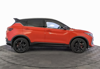 Подержанный автомобиль Geely Coolray 2024 года (4 фото)