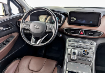 Подержанный автомобиль Hyundai Santa Fe 2022 года (28 фото)