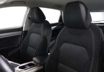 Подержанный автомобиль Geely Coolray 2023 года (17 фото)