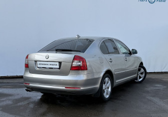 Подержанный автомобиль Skoda Octavia Liftback 2012 года (5 фото)