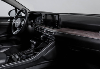 Подержанный автомобиль Kia K5 2021 года (9 фото)