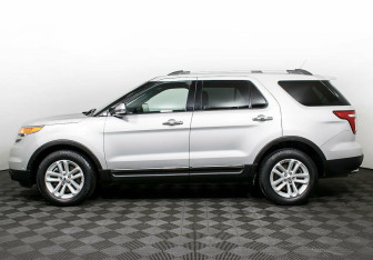 Подержанный автомобиль Ford Explorer 2018 года (3 фото)