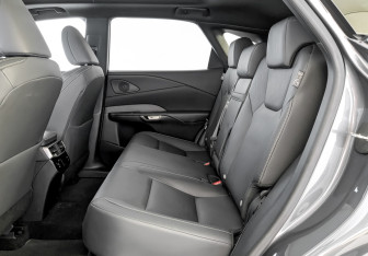 Подержанный автомобиль Lexus RX 2024 года (12 фото)