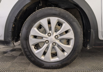 Подержанный автомобиль Kia Rio Hatchback 2021 года (10 фото)