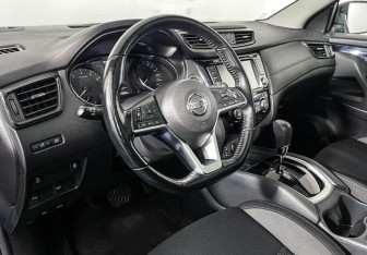 Подержанный автомобиль Nissan Qashqai 2020 года (13 фото)