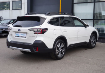 Подержанный автомобиль Subaru Outback Wagon 2020 года (5 фото)
