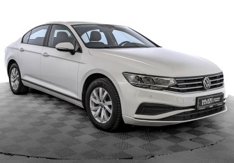 Подержанный автомобиль Volkswagen Passat Sedan 2020 года (3 фото)