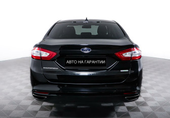 Подержанный автомобиль Ford Mondeo Sedan 2018 года (6 фото)