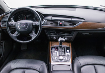 Подержанный автомобиль Audi A6 Sedan 2013 года (13 фото)