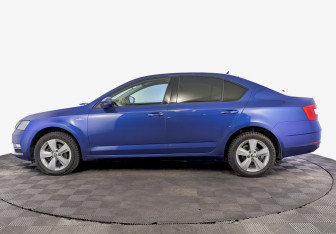 Подержанный автомобиль Skoda Octavia Liftback 2019 года (8 фото)