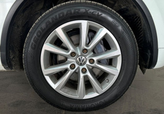 Подержанный автомобиль Volkswagen Touareg 2013 года (22 фото)