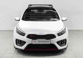 Подержанный автомобиль Kia Ceed GT 2014 года (2 фото)