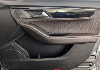 Подержанный автомобиль JAC J7 2021 года (21 фото)