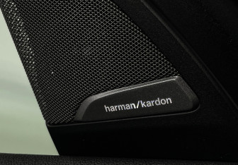 Подержанный автомобиль BMW X3 2017 года (18 фото)