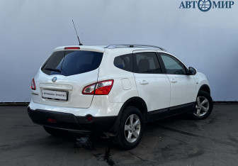 Подержанный автомобиль Nissan Qashqai+2 2011 года (5 фото)