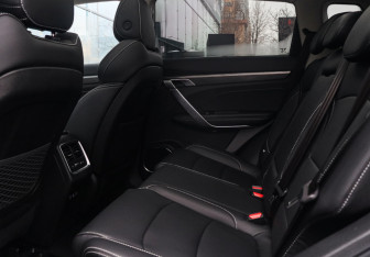 Подержанный автомобиль Belgee X70 2025 года (9 фото)