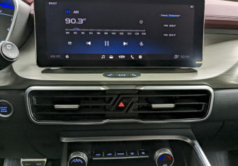 Подержанный автомобиль Geely Coolray 2023 года (24 фото)