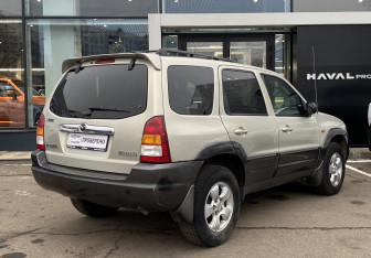 Подержанный автомобиль Mazda Tribute 2004 года (5 фото)