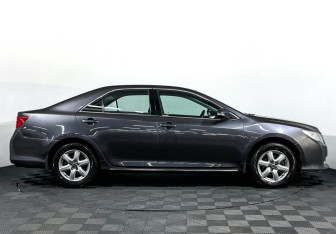 Подержанный автомобиль Toyota Camry Sedan 2012 года (4 фото)
