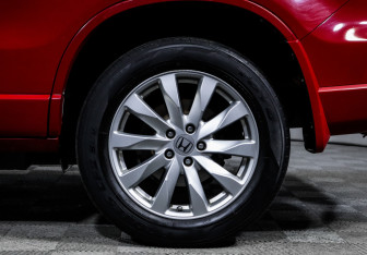 Подержанный автомобиль Honda CR-V 2011 года (15 фото)