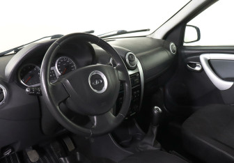 Подержанный автомобиль LADA (ВАЗ) Largus Wagon 2016 года (10 фото)