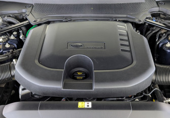 Подержанный автомобиль Land Rover Range Rover Sport 2021 года (9 фото)