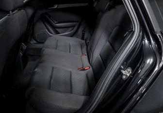 Подержанный автомобиль Audi A4 Sedan 2013 года (10 фото)