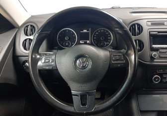 Подержанный автомобиль Volkswagen Tiguan 2013 года (16 фото)