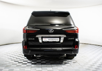 Подержанный автомобиль Lexus LX 2016 года (6 фото)