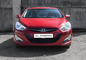 Подержанный автомобиль Hyundai i40 Sedan 2013 года (2 фото)