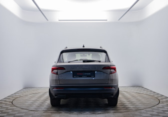 Подержанный автомобиль Skoda Karoq 2021 года (6 фото)