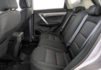 Подержанный автомобиль Geely Coolray 2023 года (18 фото)