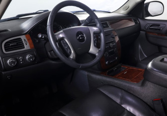 Подержанный автомобиль Chevrolet Tahoe 2012 года (18 фото)