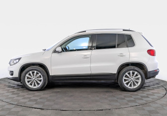 Подержанный автомобиль Volkswagen Tiguan 2012 года (8 фото)