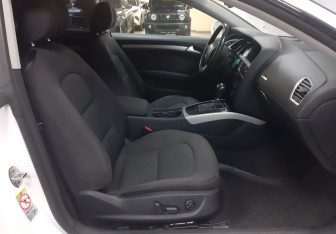 Подержанный автомобиль Audi A5 Coupe 2010 года (15 фото)