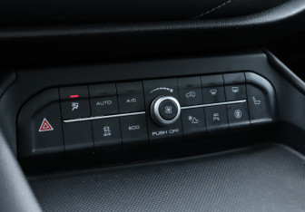 Подержанный автомобиль Haval F7 2021 года (15 фото)