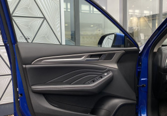 Подержанный автомобиль Haval F7 2022 года (19 фото)