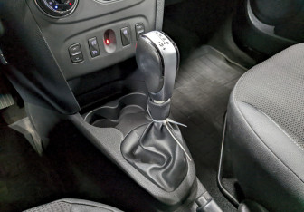 Подержанный автомобиль Renault Logan Sedan 2021 года (26 фото)