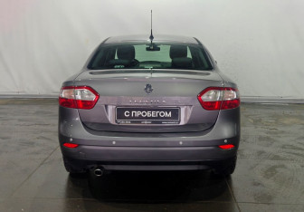 Подержанный автомобиль Renault Fluence 2012 года (5 фото)