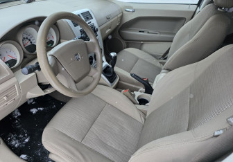 Подержанный автомобиль Dodge Caliber 2007 года (9 фото)