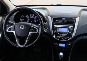 Подержанный автомобиль Hyundai Solaris Hatchback 2013 года (10 фото)