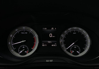 Подержанный автомобиль Skoda Karoq 2020 года (23 фото)