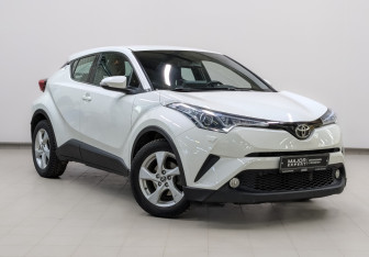 Подержанный автомобиль Toyota C-HR 2019 года (3 фото)