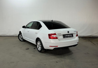 Подержанный автомобиль Skoda Octavia Liftback 2017 года (4 фото)