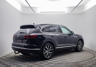 Подержанный автомобиль Volkswagen Touareg 2019 года (5 фото)