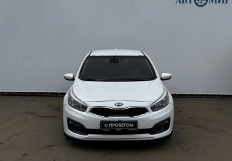 Подержанный автомобиль Kia Ceed Hatchback 2017 года (2 фото)