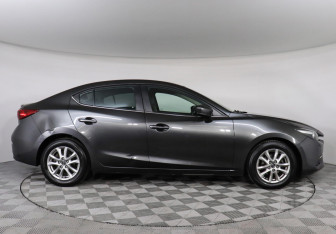 Подержанный автомобиль Mazda 3 Sedan 2018 года (4 фото)