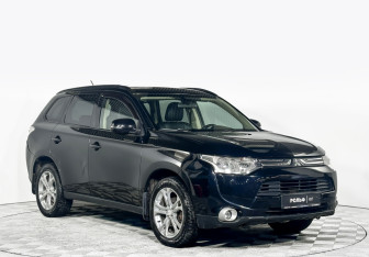 Подержанный автомобиль Mitsubishi Outlander 2012 года (3 фото)