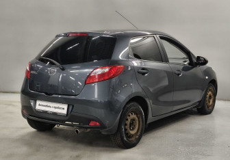Подержанный автомобиль Mazda 2 Hatchback 2008 года (5 фото)