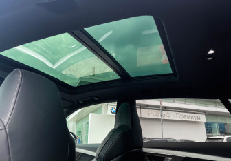 Подержанный автомобиль Audi Q8 2023 года (24 фото)
